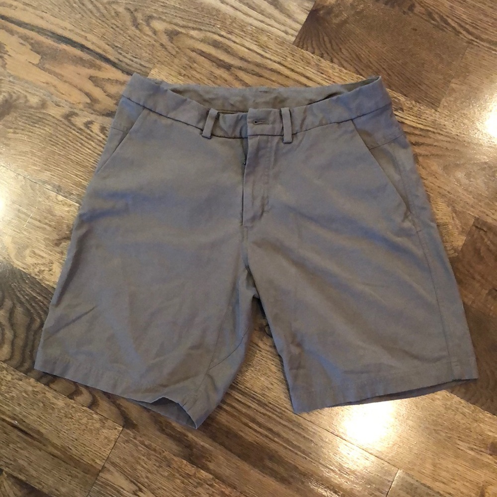 Lululemon Commission Short - GREAT SHAPE! 32 Waist